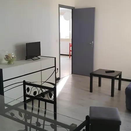 Villadesmasquest2 Apartment